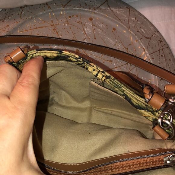 Relic Black Green Red Tropical Canvas Leather Combo Crossbody Bag Purse - Picture 7 of 15